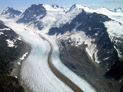 https://4.bp.blogspot.com/_LTDarCYdGZc/TRj12sal2pI/AAAAAAAAC1M/gm4KO2L1RAE/s400/zieak_glacial_moraine_2004.jpg