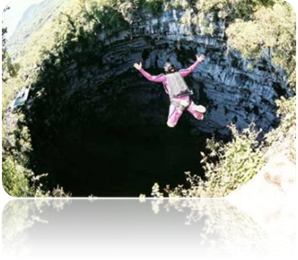 http://mexico.a-holic.com/files/2008/12/base-jumping-in-the-worlds-deepest-cave-shaft_18221.jpg